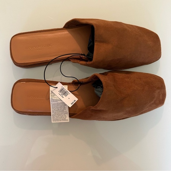 NWT Banana Republic Soft Minimalist Faux Suede Flat Mules Size 8 casual Parisian - Picture 2 of 4